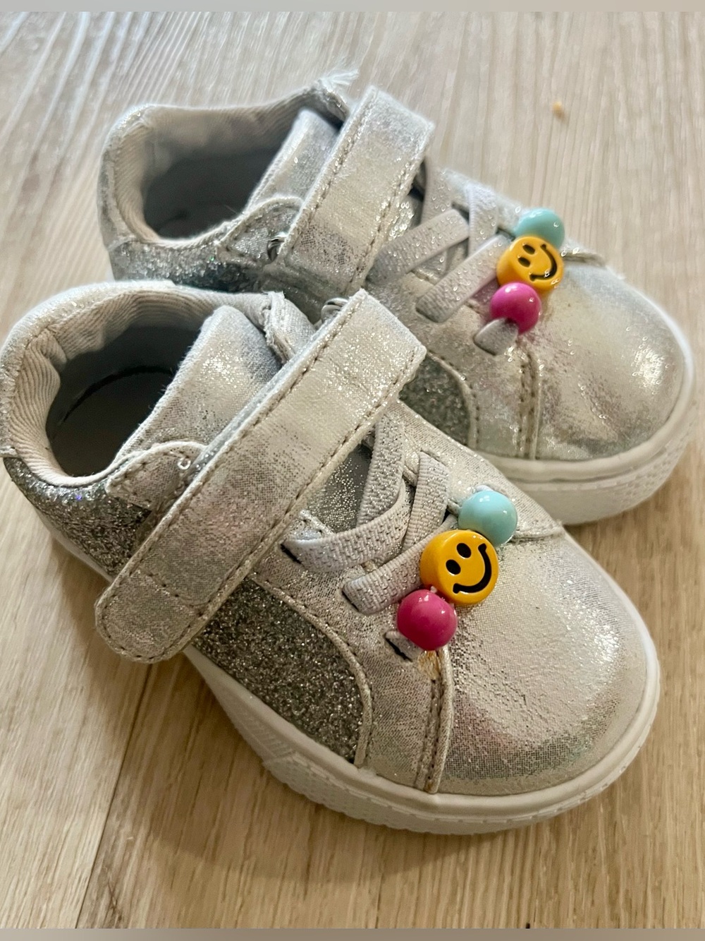 The Children’s Place Toddler Girls Glitter Beaded Low Top Sneakers Size 4